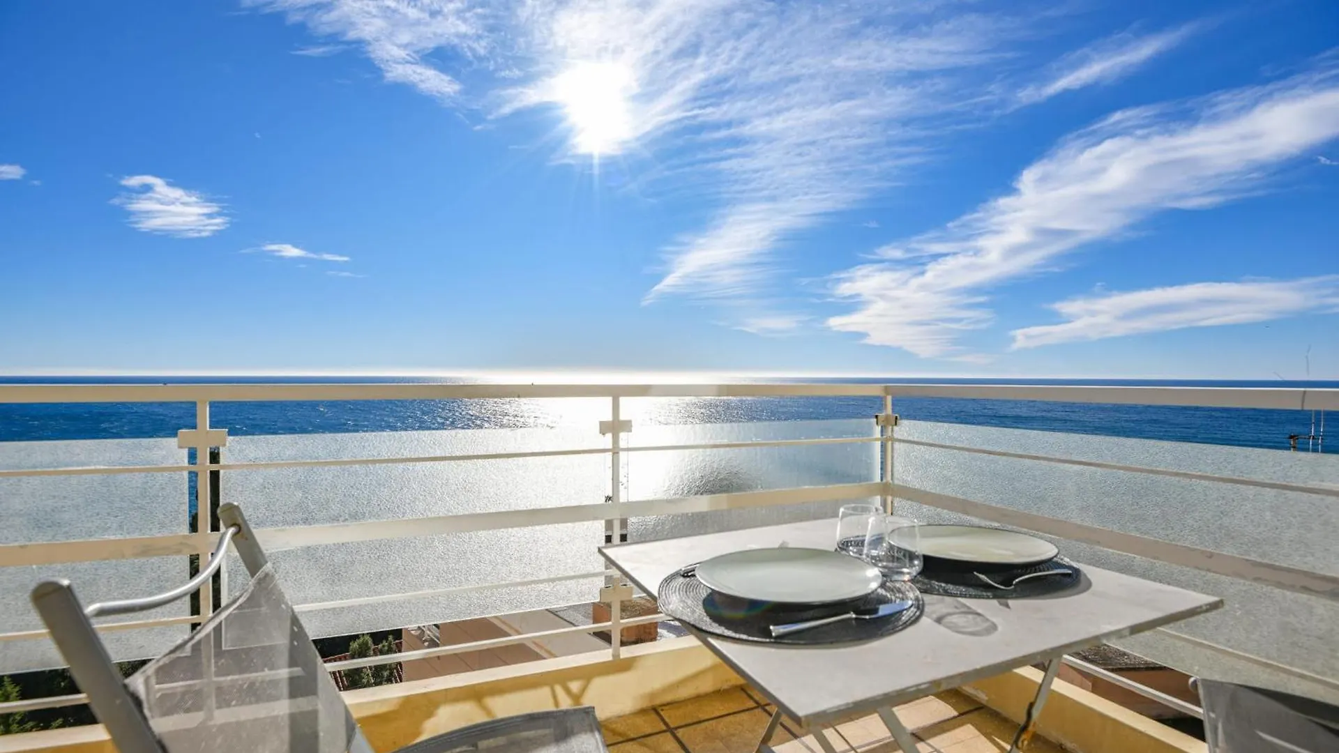 Apartment Appart Vue Mer Splendide Et Plage Proche De Monaco Cap-d'Ail