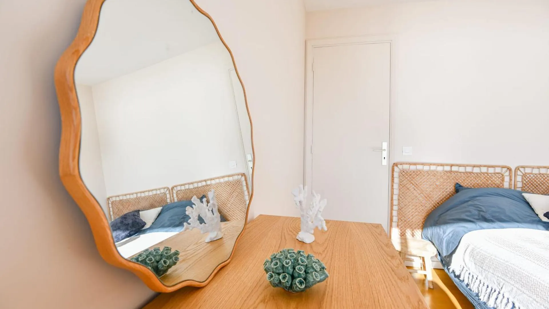 Apartment Appart Vue Mer Splendide Et Plage Proche De Monaco Cap-d'Ail France
