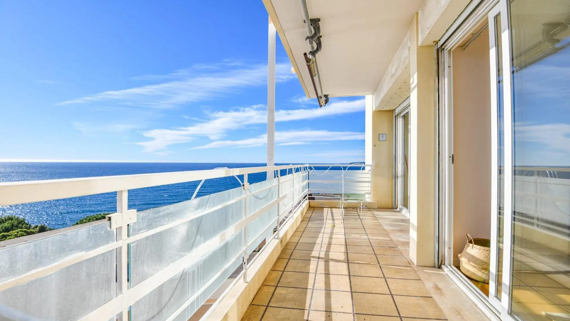 Appart Vue Mer Splendide Et Plage Proche De Monaco Cap-d'Ail Apartment
