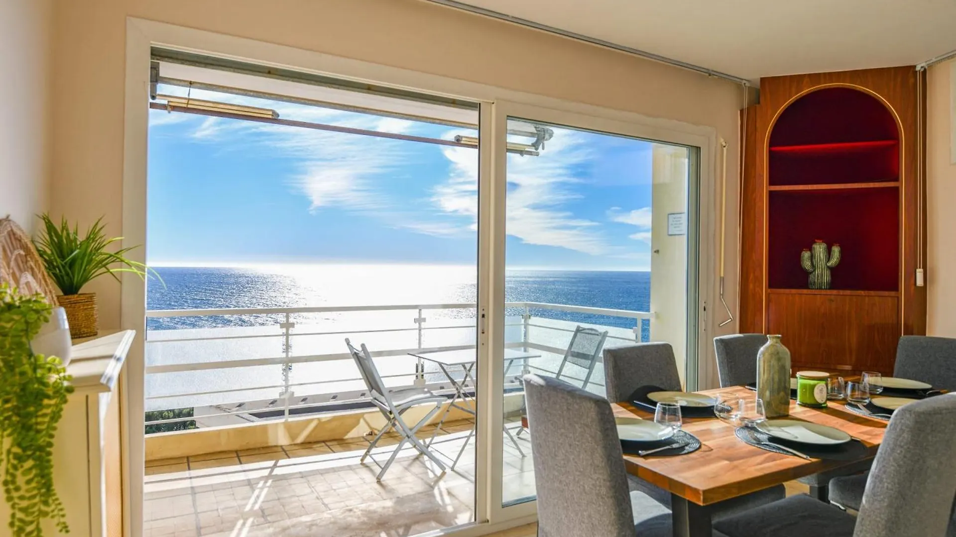 Apartment Appart Vue Mer Splendide Et Plage Proche De Monaco Cap-d'Ail France