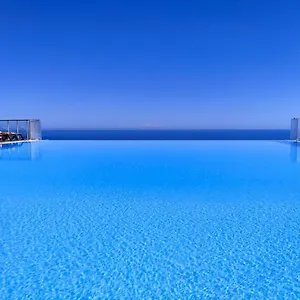 Apartment Le Coq -splendide Vue -magnifique Piscine -parking, Cap-d'Ail